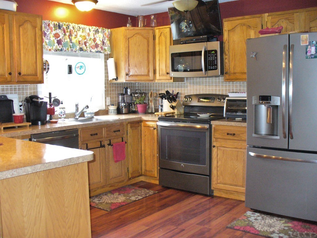 322 Cold Spring Road Belchertown, MA 01007 - Photo 5 of 29 Gallery Image 5