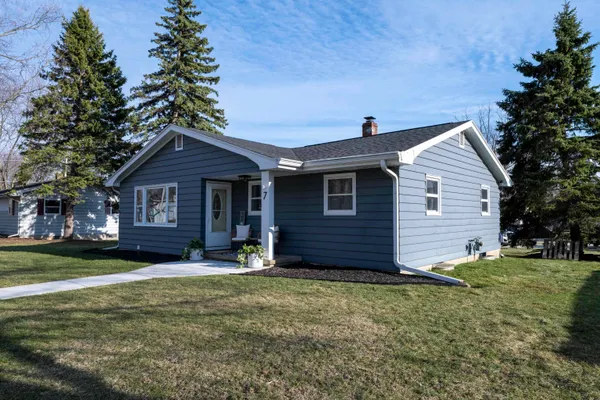 $399,999 | 7 North Street, Deerfield, WI 53531