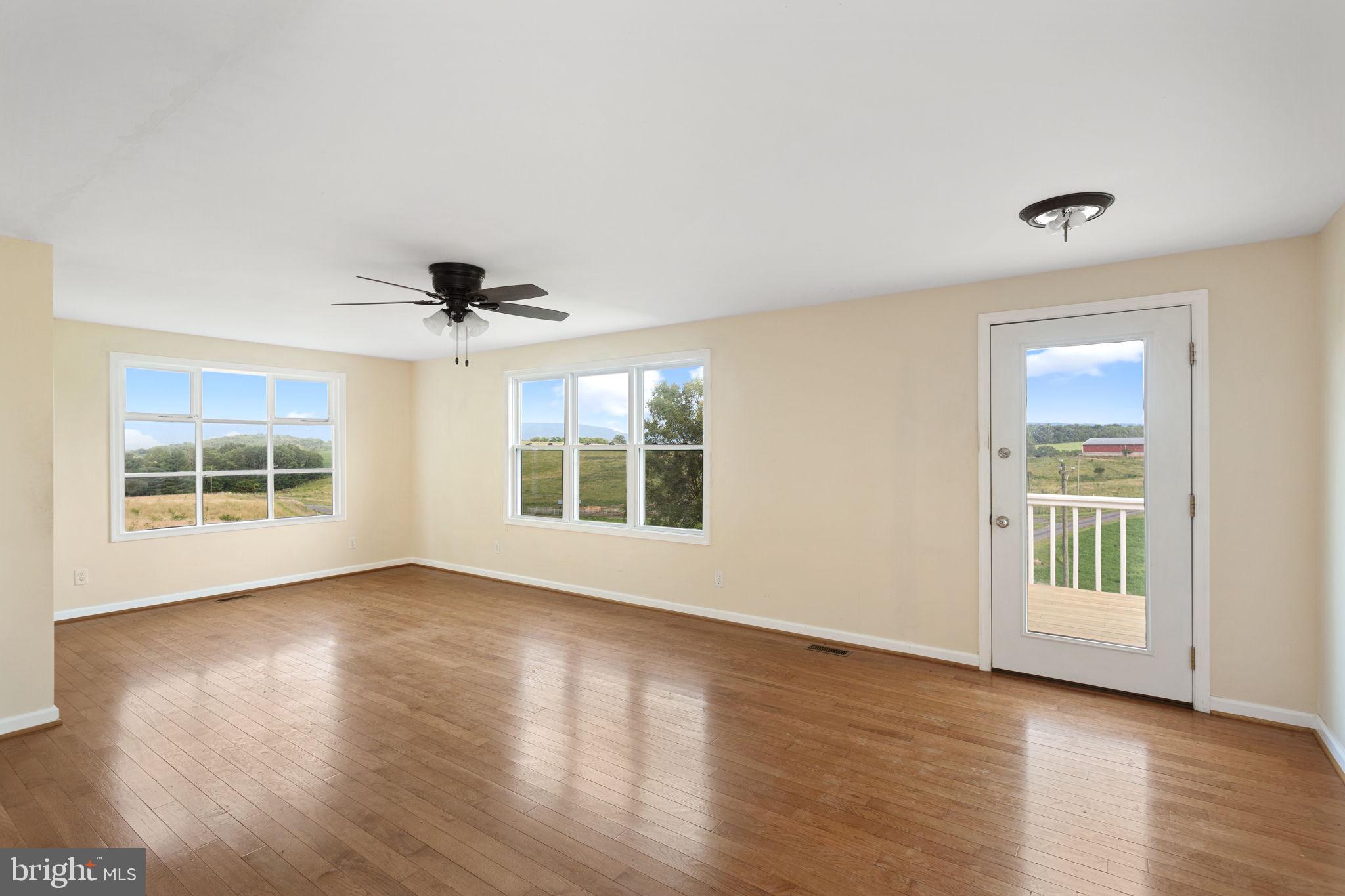 1919 Ridge Road New Market, VA 22844 - Photo 8 of 24 Living Room