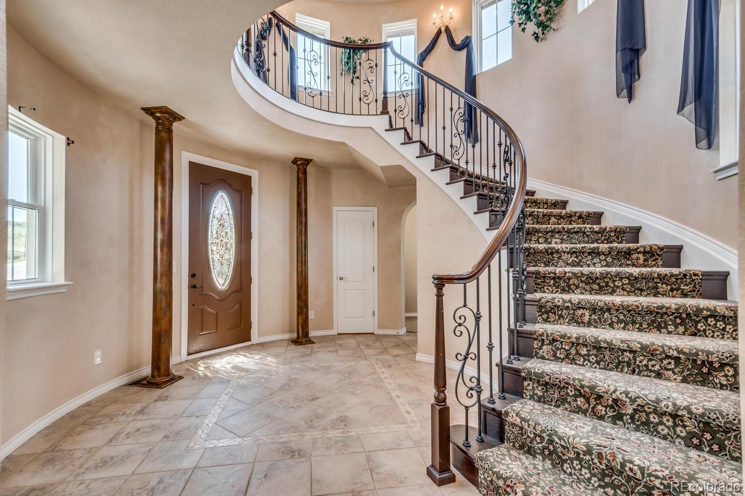 2811 Southshire Road Highlands Ranch, CO 80126 - Photo 5 of 34 Gallery Image 5