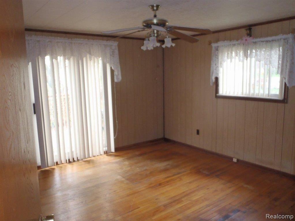 15230 Allen Road Taylor, MI 48180 - Photo 8 of 12 P3290064.JPG