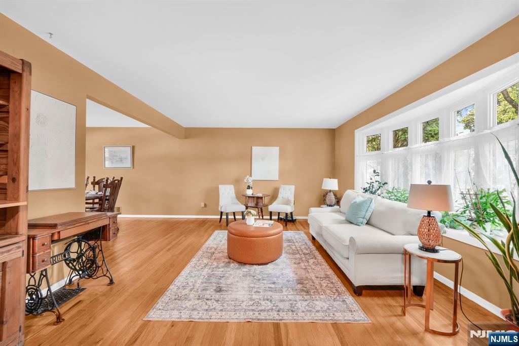 19 Lawrence Road Wayne, NJ 07470 - Photo 5 of 33