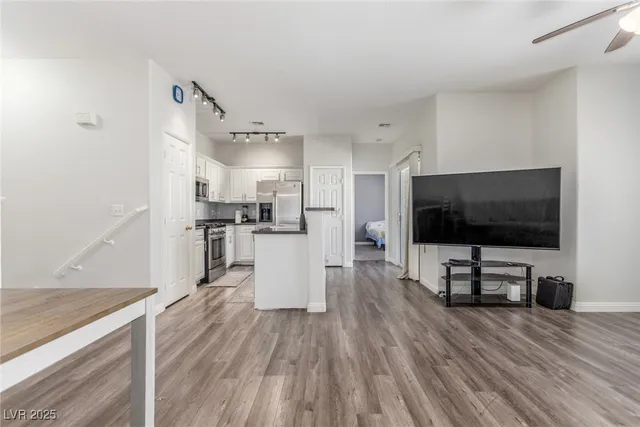 $250,000 | 6329 Blowing Sky Street, Unit 201, North Las Vegas, NV 89081