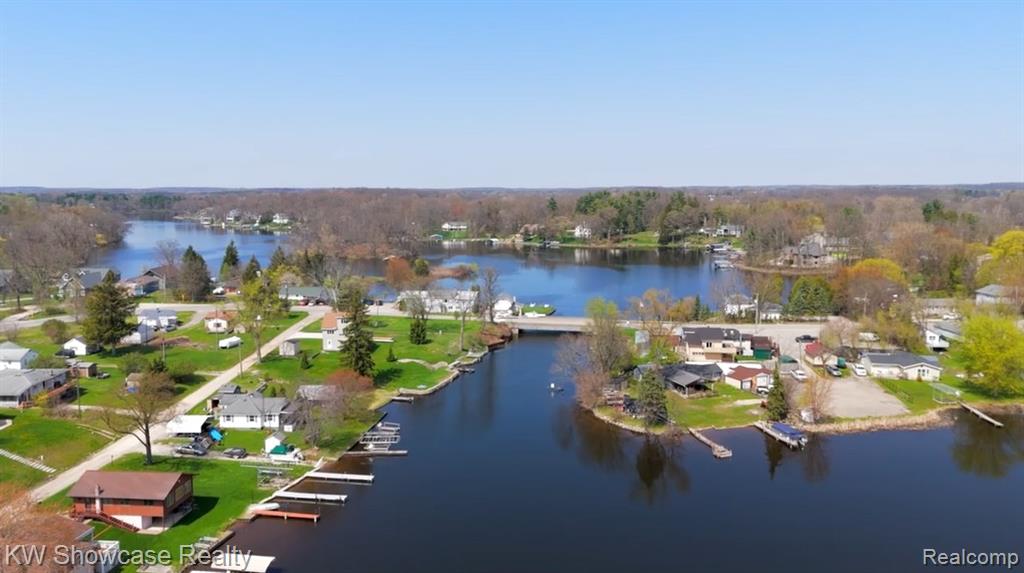 6354 Bennett Lake Road Fenton, MI 48430 - Photo 11 of 41