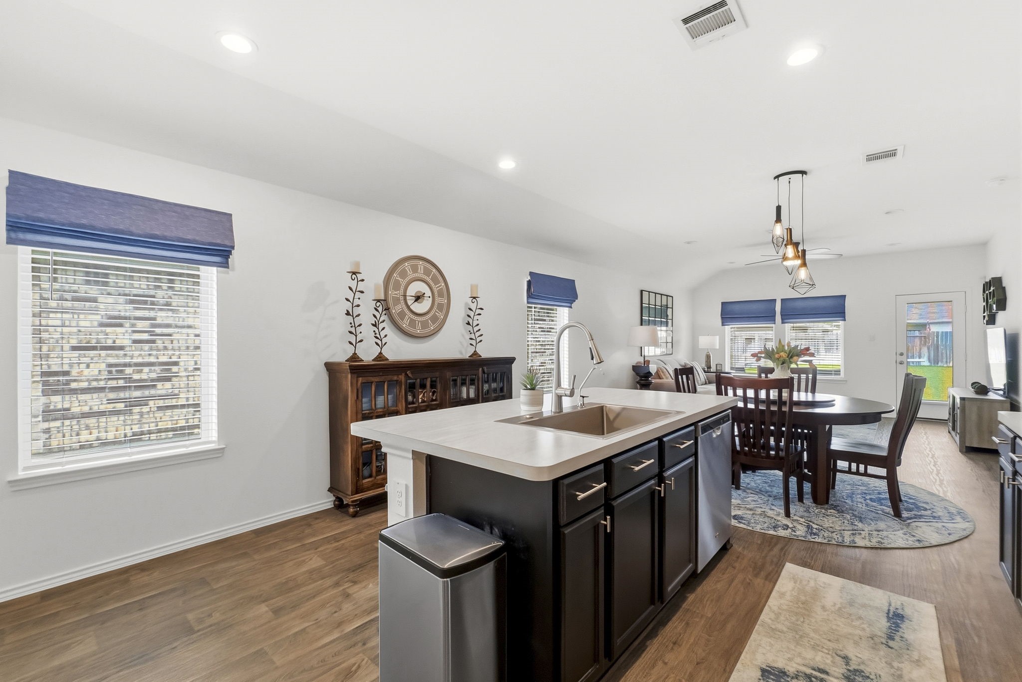 14114 Sandy Pnes Court Conroe, TX 77302 - Photo 13 of 43