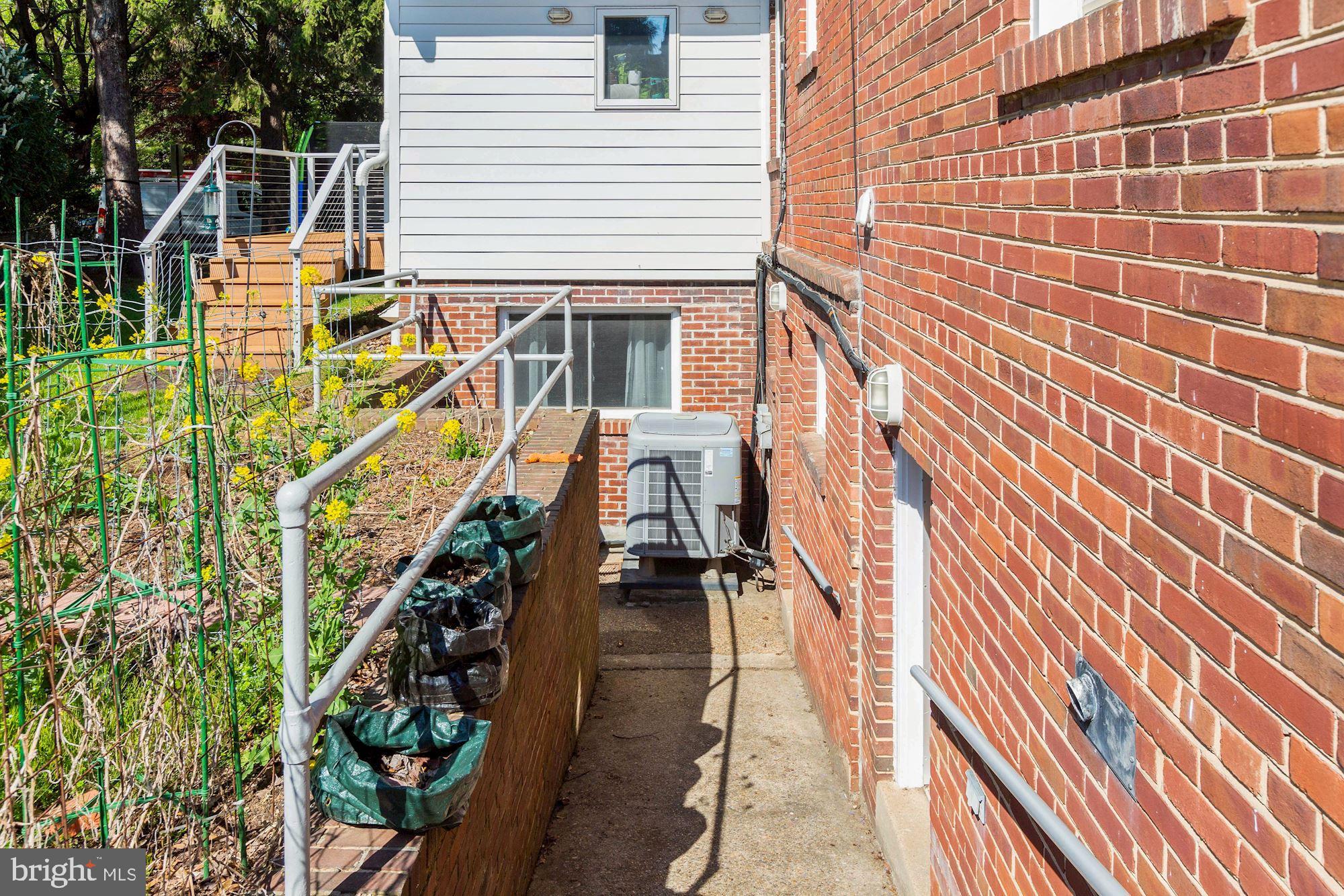 3640 Everett Street Northwest Washington, DC 20008 - Photo 25 of 29