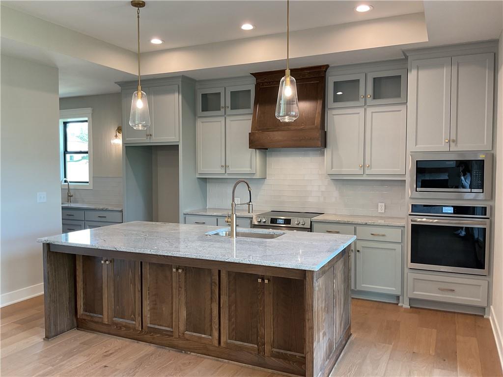 8989 Freedom Street Lenexa, KS 66227 - Photo 17 of 34