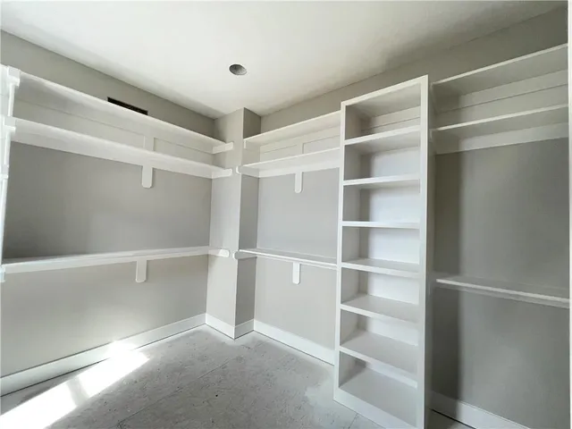 $1,050,000 | 8989 Freedom Street, Lenexa, KS 66227