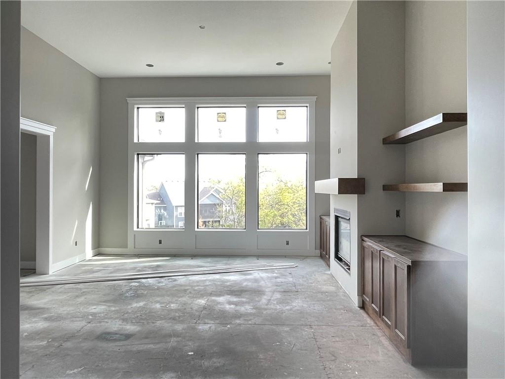 8989 Freedom Street Lenexa, KS 66227 - Photo 10 of 36