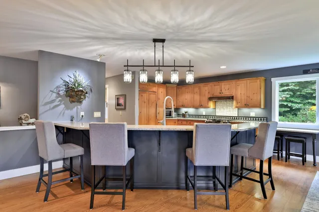 $715,000 | 333 Music Mountain Road, Stockbridge, VT 05772