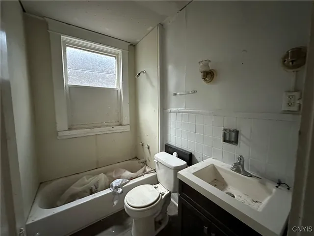 $150,000 | 145 East 5th Street, Oswego, NY 13126