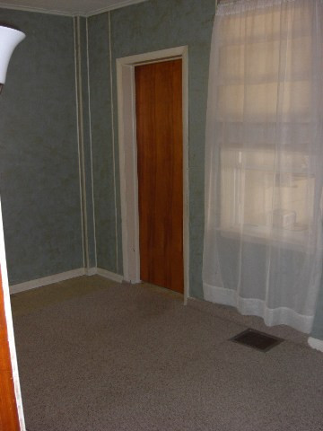 138 Chiswell Road Schenectady, NY 12304 - Photo 5 of 7 Photo 5