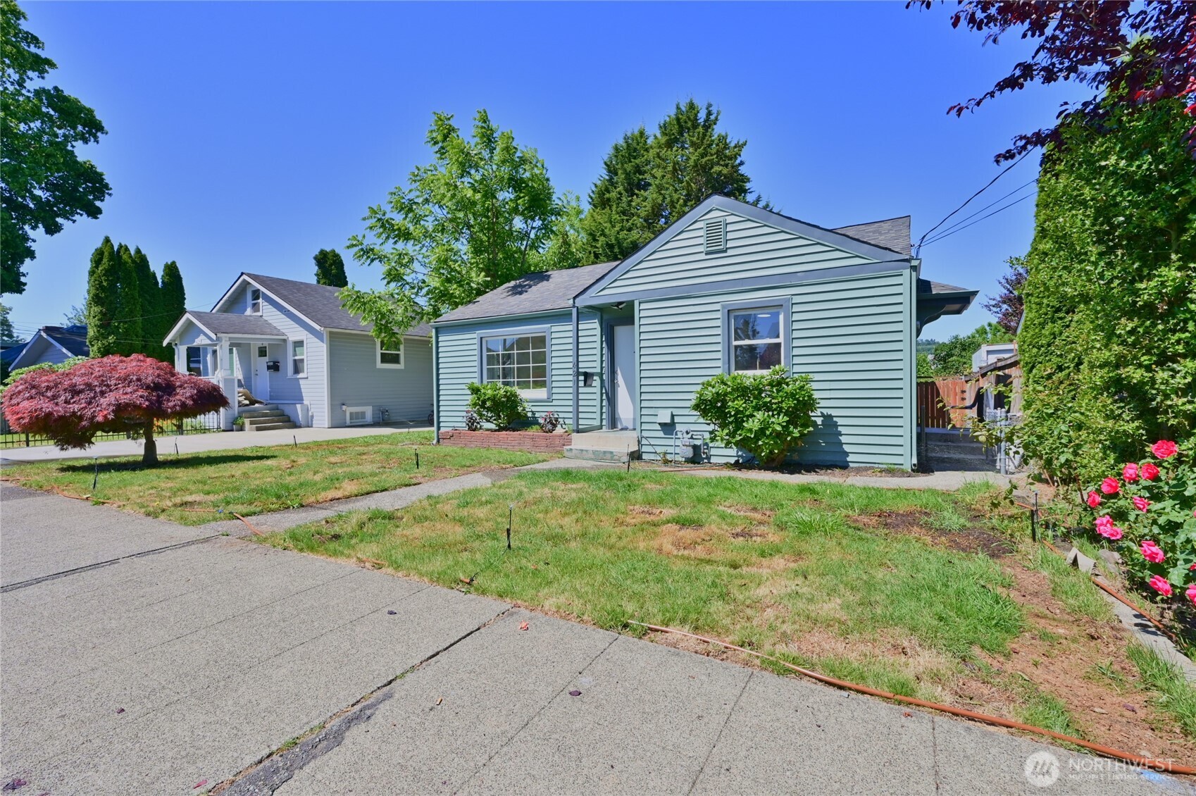 421 Wells Avenue North Renton, WA 98057 - Photo 2 of 35