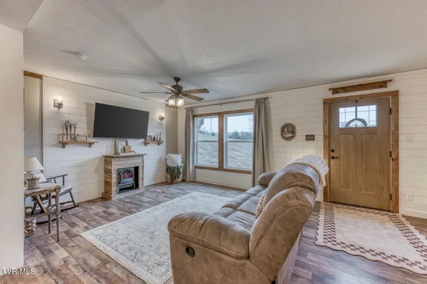 $325,000 | 193 North Fork Branch Road, Rogersville, TN 37857