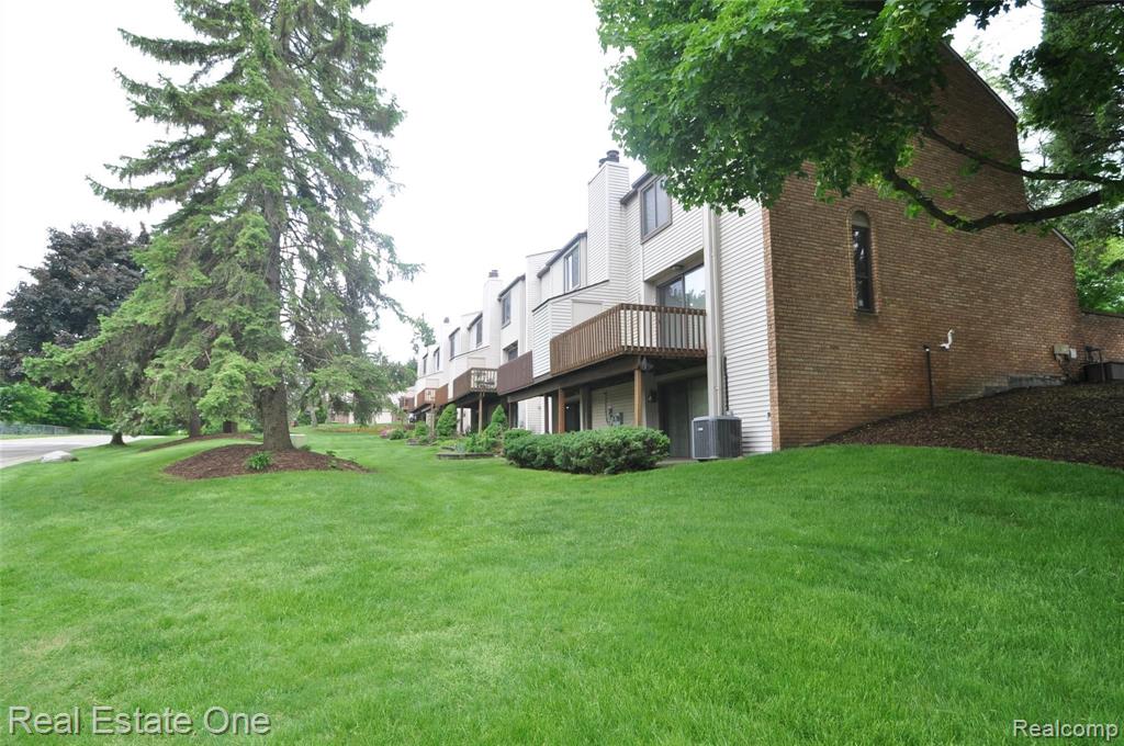 376 Willow Grove Lane, Unit 33 Rochester Hills, MI 48307 - Photo 38 of 44