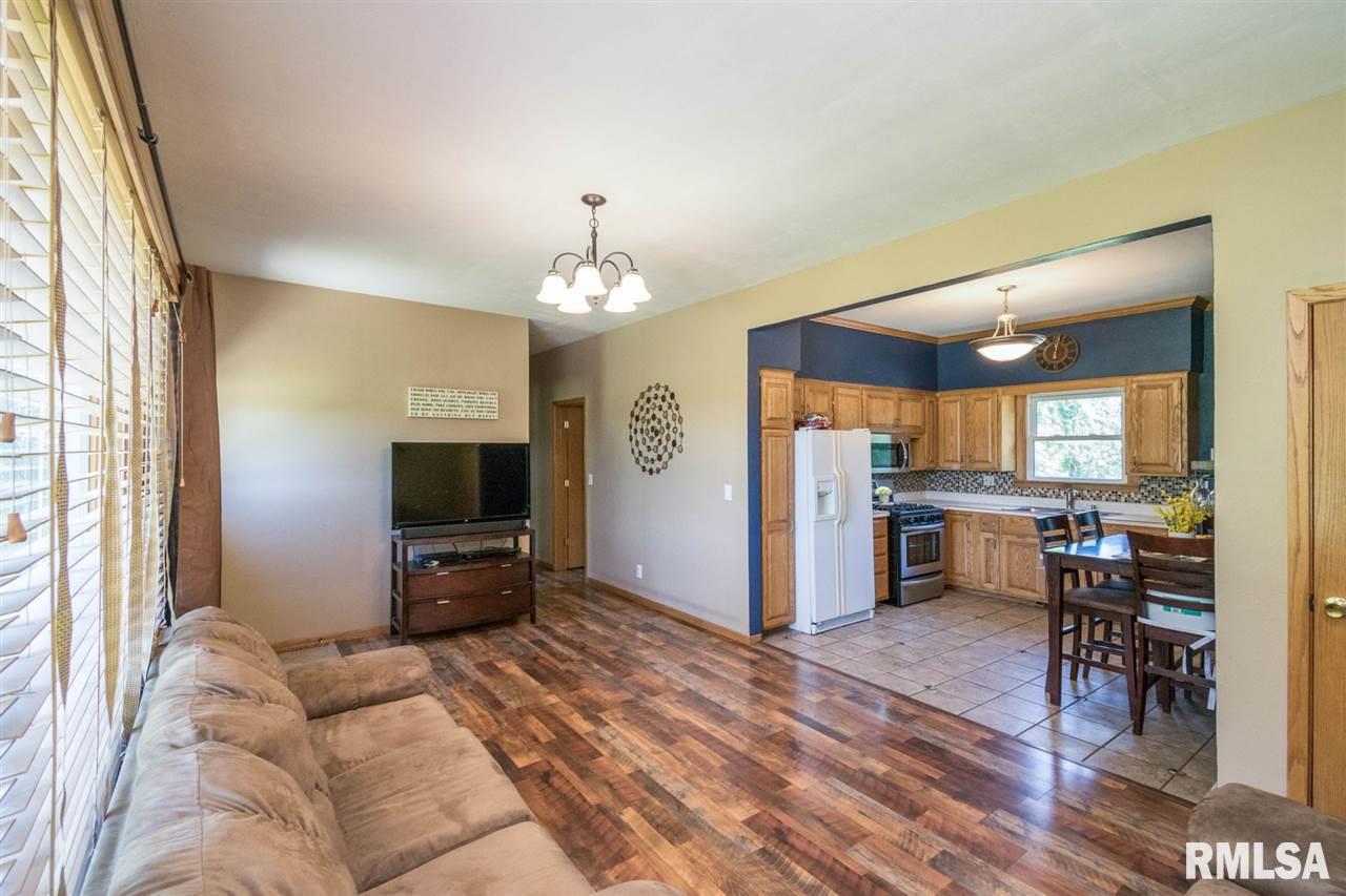 18895 Wells Ferry Road Bettendorf, IA 52722 - Photo 3 of 16 Gallery Image 3