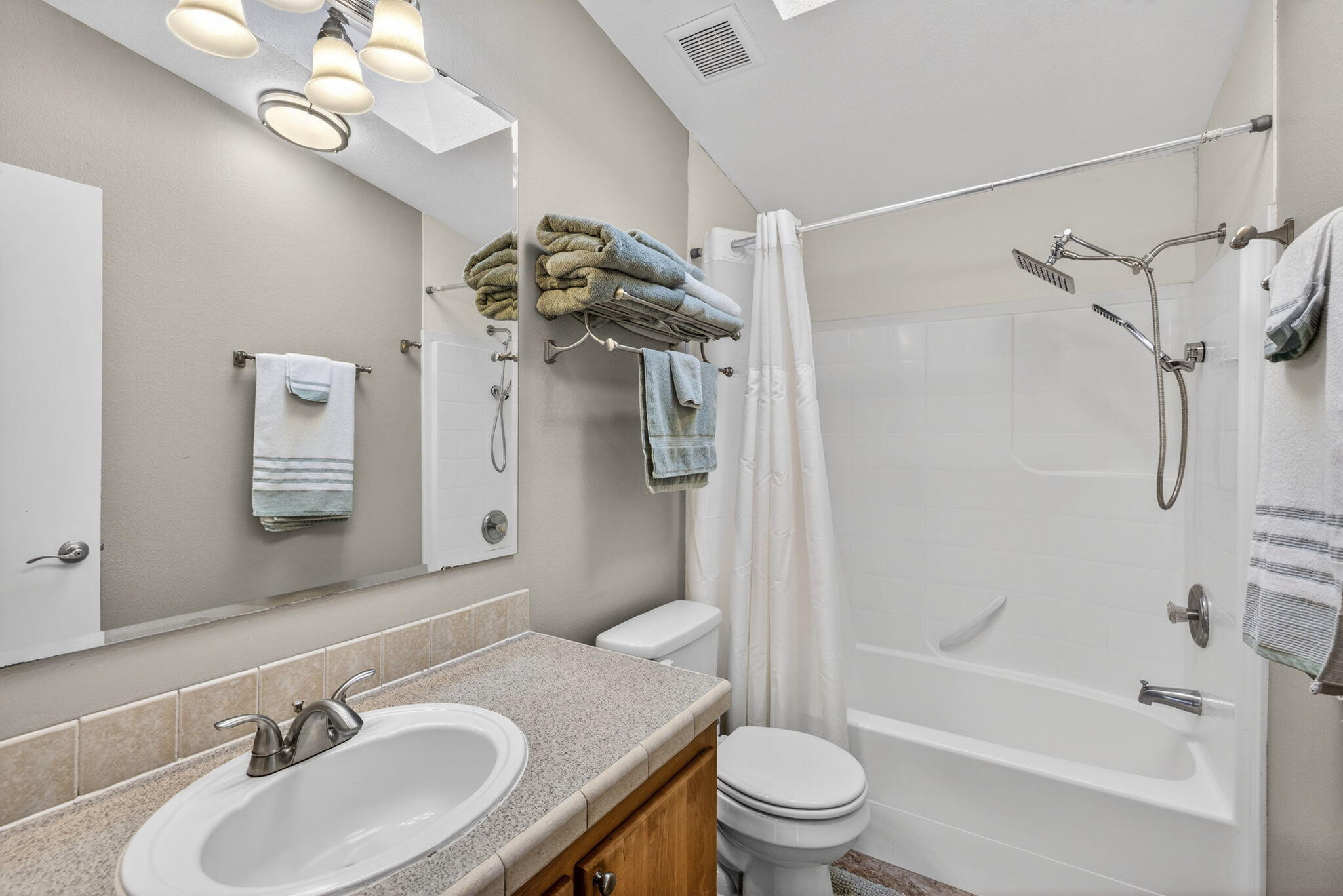 63493 Gentry Loop Bend, OR 97701 - Photo 19 of 41 2026_01_07_63493_gentry_loop-20