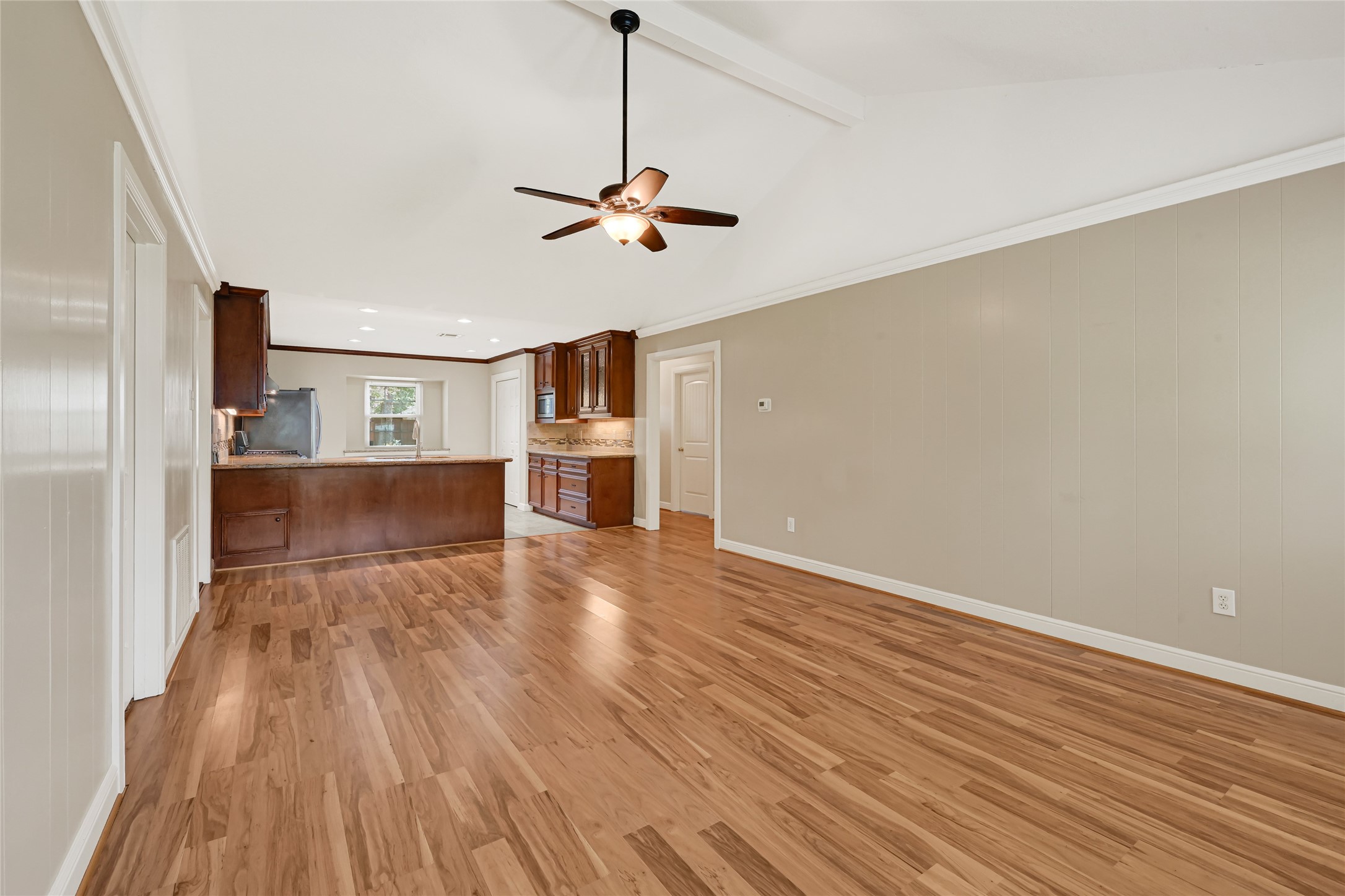 2426 Deasa Drive Spring, TX 77373 - Photo 7 of 27 Living room