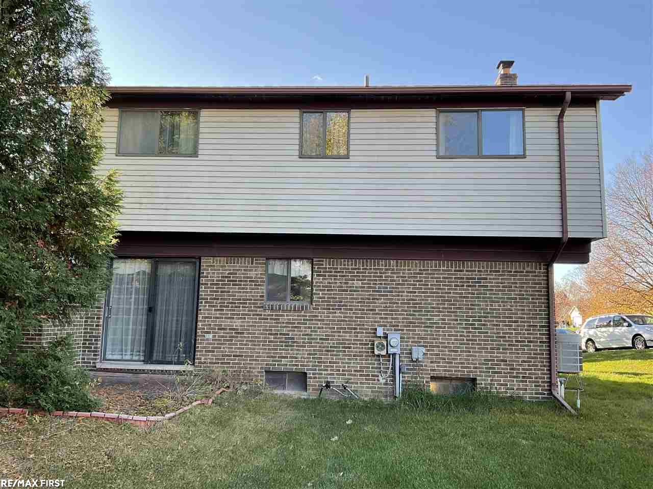 129 Foxboro Drive Rochester, MI 48309 - Photo 6 of 32 50061293-5.JPG