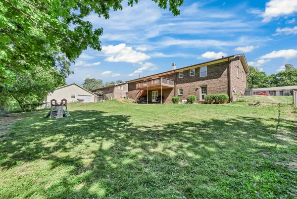 $299,900 | 326 Donna Drive, Hopkinsville, KY 42240