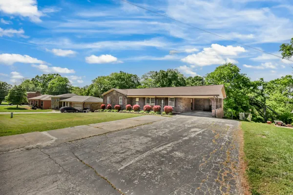 $299,900 | 326 Donna Drive, Hopkinsville, KY 42240