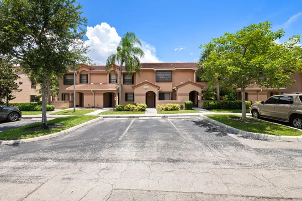 $2,700 | 10691 Northwest 14th Street, Unit 257, Plantation, FL 33322