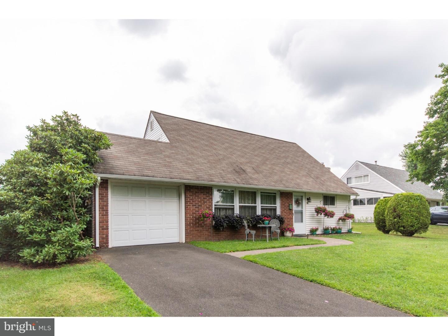 33 Crystal Road Levittown, PA 19057 - Photo 2 of 24 Gallery Image 2