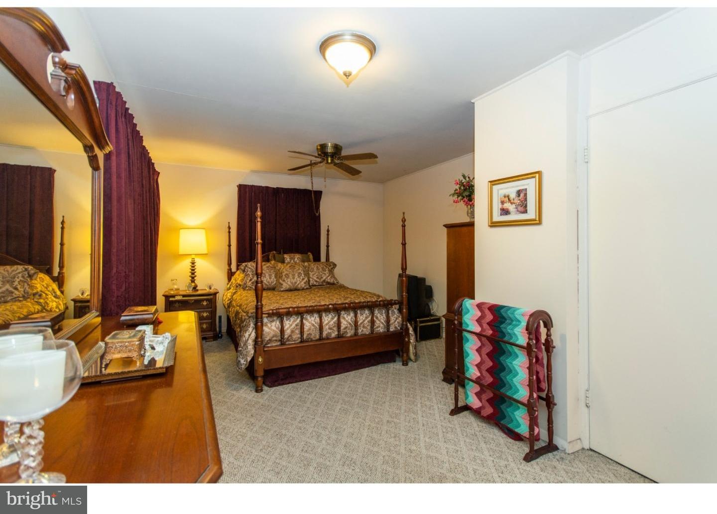 33 Crystal Road Levittown, PA 19057 - Photo 13 of 24 Gallery Image 13
