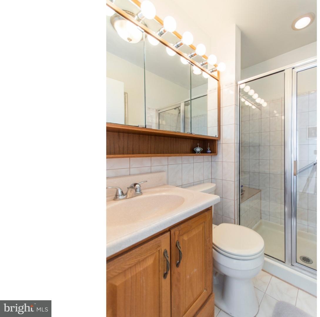 33 Crystal Road Levittown, PA 19057 - Photo 15 of 24 Gallery Image 15