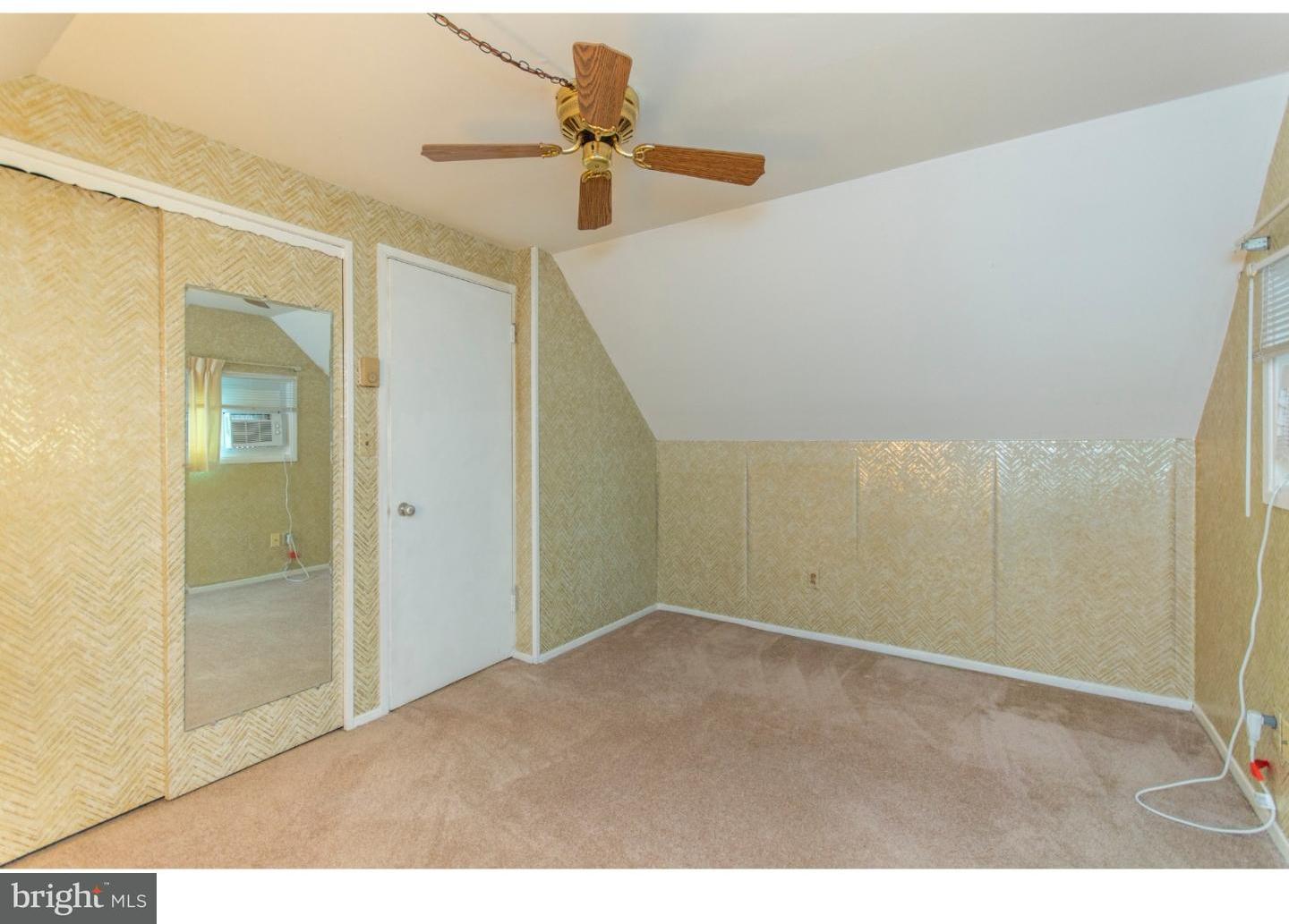 33 Crystal Road Levittown, PA 19057 - Photo 16 of 24 Gallery Image 16