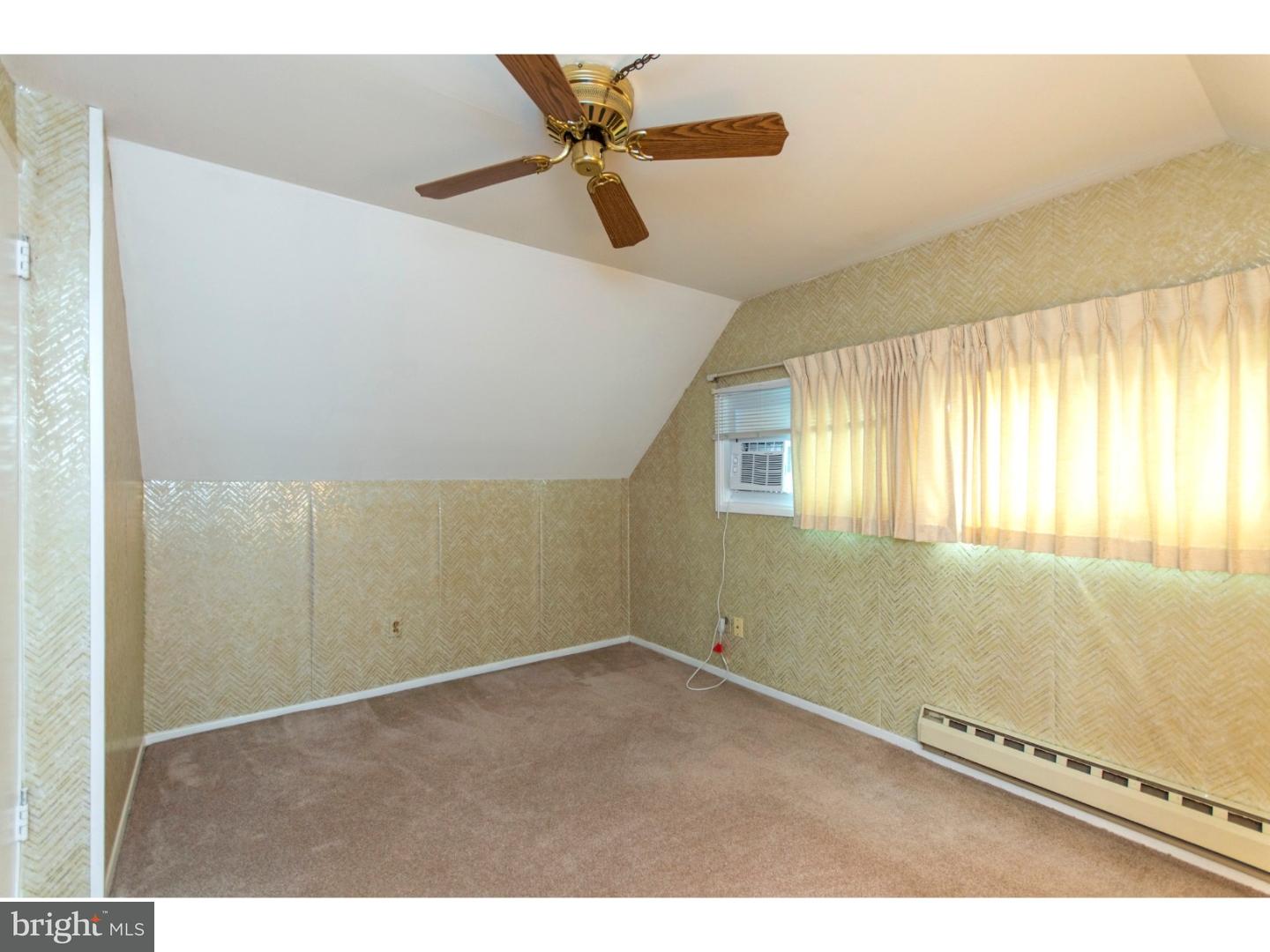 33 Crystal Road Levittown, PA 19057 - Photo 17 of 24 Gallery Image 17