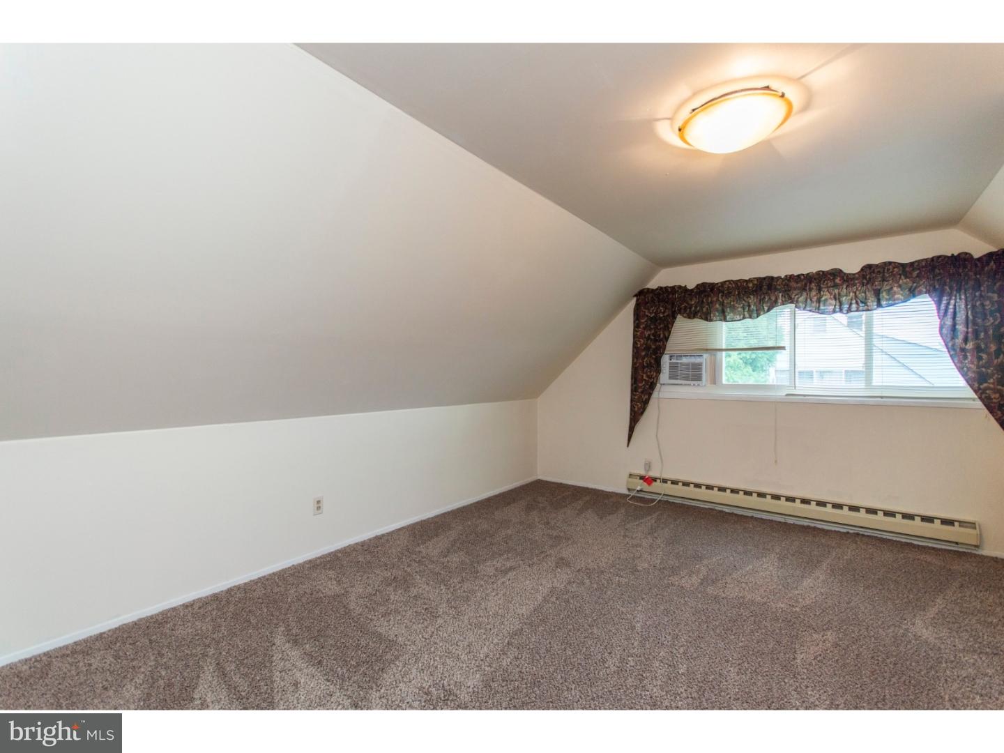 33 Crystal Road Levittown, PA 19057 - Photo 18 of 24 Gallery Image 18