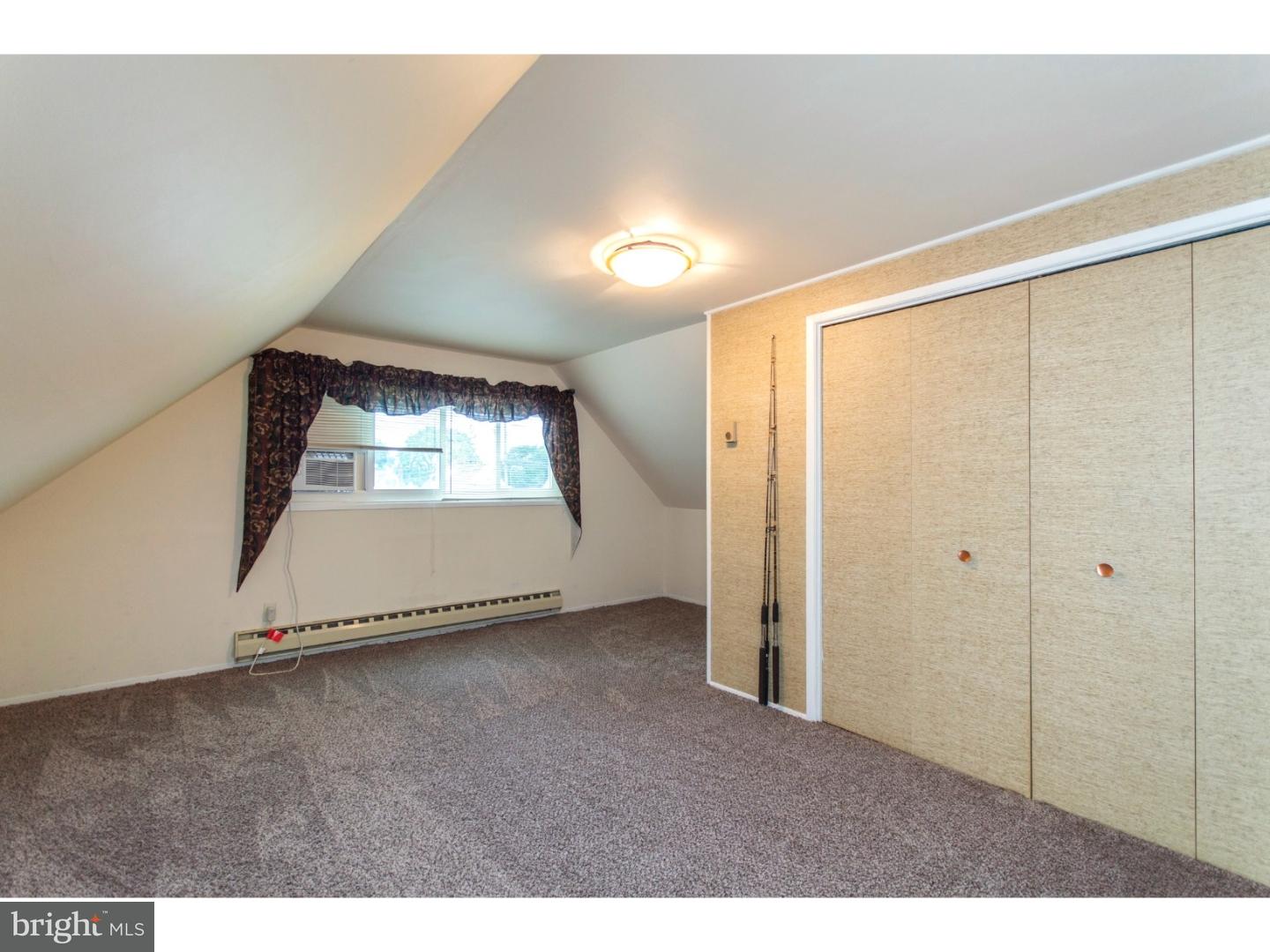 33 Crystal Road Levittown, PA 19057 - Photo 19 of 24 Gallery Image 19