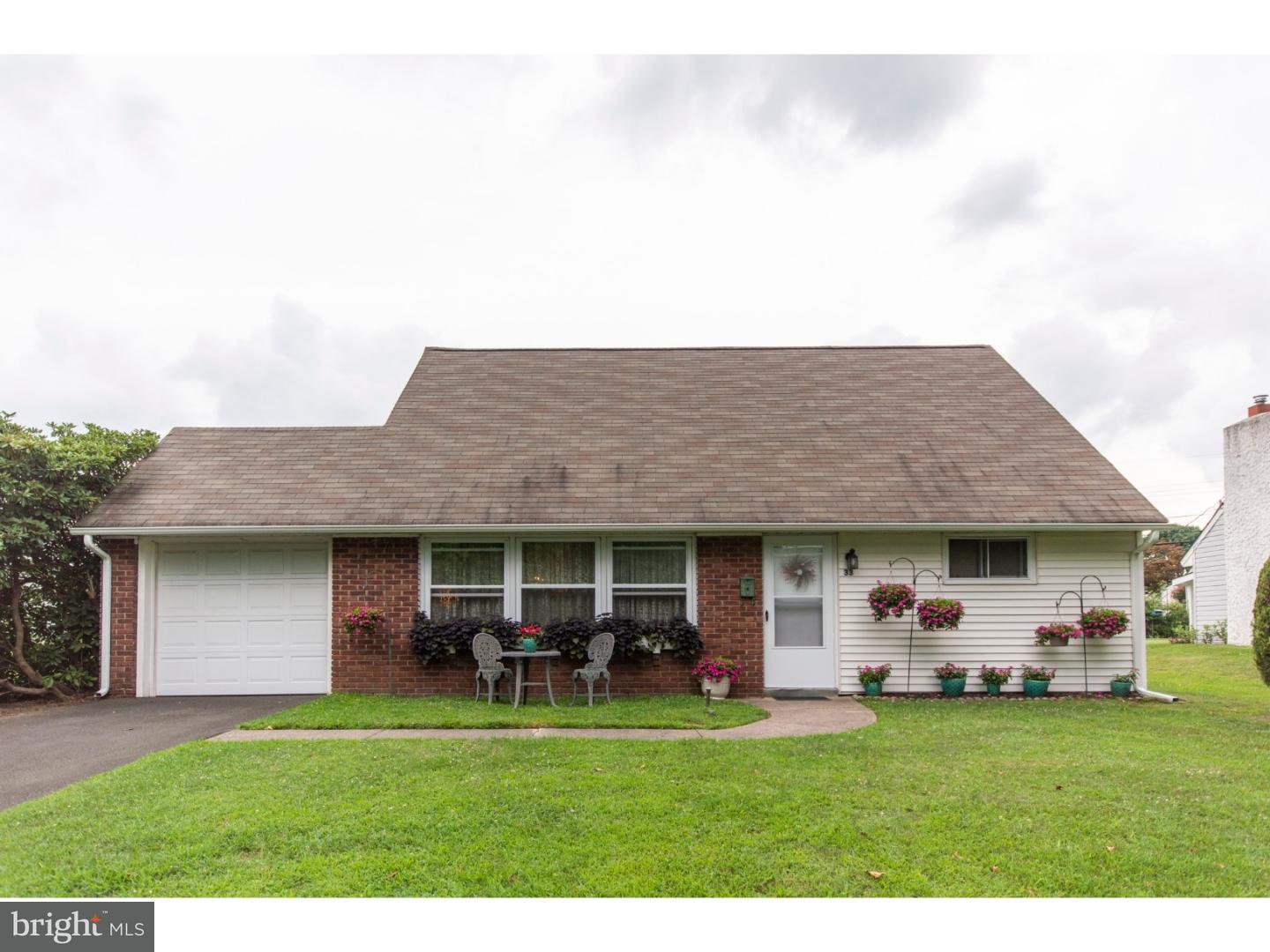 33 Crystal Road Levittown, PA 19057 - Photo 3 of 24 Gallery Image 3