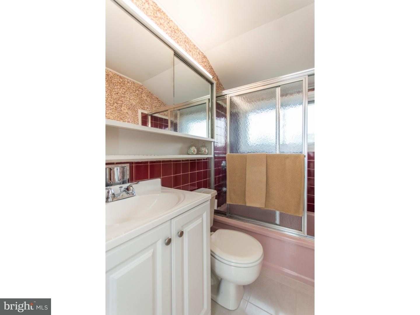 33 Crystal Road Levittown, PA 19057 - Photo 21 of 24 Gallery Image 21