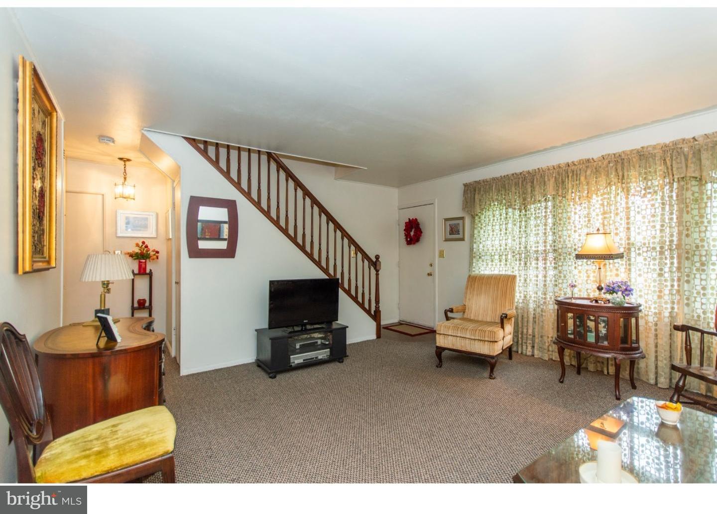 33 Crystal Road Levittown, PA 19057 - Photo 6 of 24 Gallery Image 6