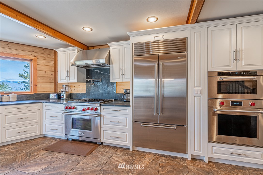 1445 Bear Mountain Road Chelan, WA 98816 - Photo 10 of 39 Gallery Image 10