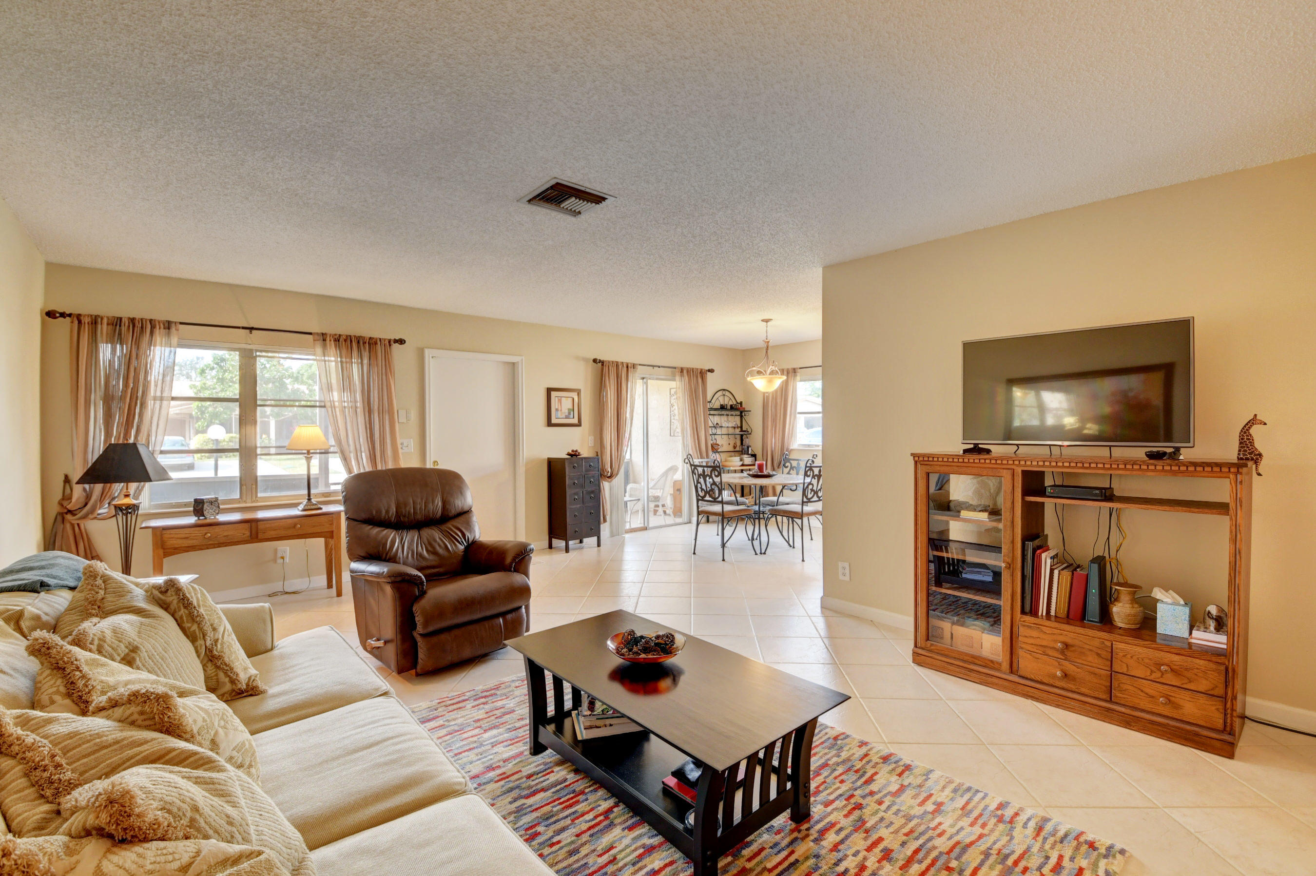 14626 Candy Way Delray Beach, FL 33484 - Photo 4 of 37 SPACIOUS LIVING ROOM