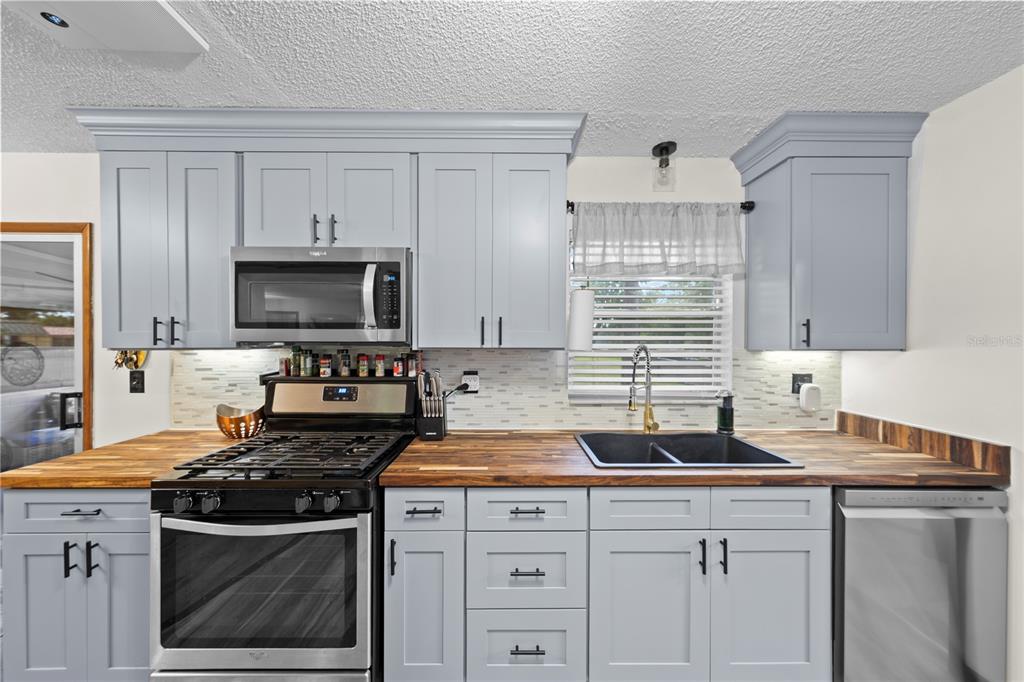 1820 Southeast 175th Terrace Road Silver Springs, FL 34488 - Photo 20 of 47