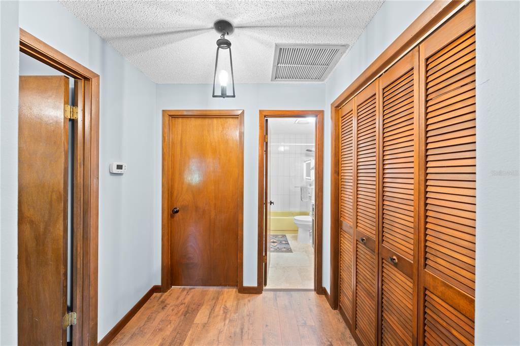 1820 Southeast 175th Terrace Road Silver Springs, FL 34488 - Photo 4 of 47