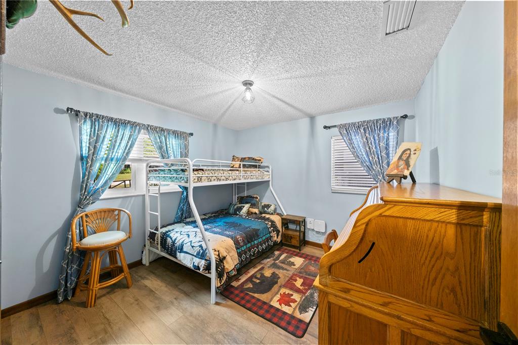 1820 Southeast 175th Terrace Road Silver Springs, FL 34488 - Photo 5 of 47