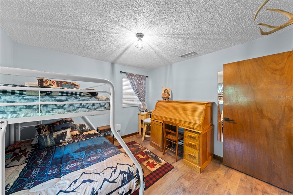 1820 Southeast 175th Terrace Road Silver Springs, FL 34488 - Photo 6 of 47