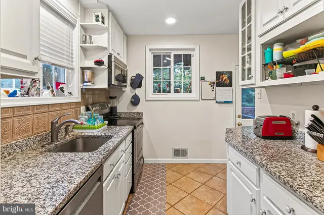 $725,000 | 9917 Duncan Street, Fairfax, VA 22031