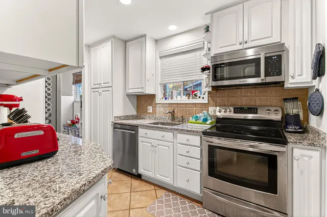 $725,000 | 9917 Duncan Street, Fairfax, VA 22031