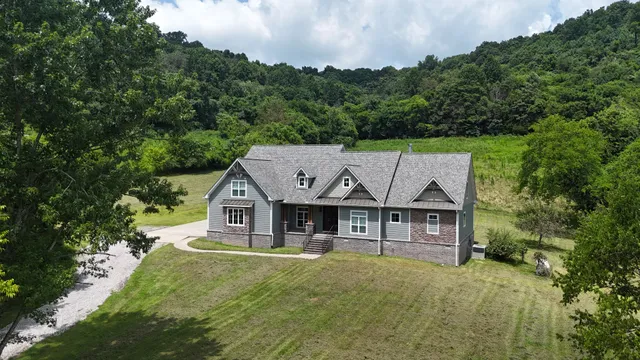 $789,900 | 2145 Honey Prong Road, Hartsville, TN 37074