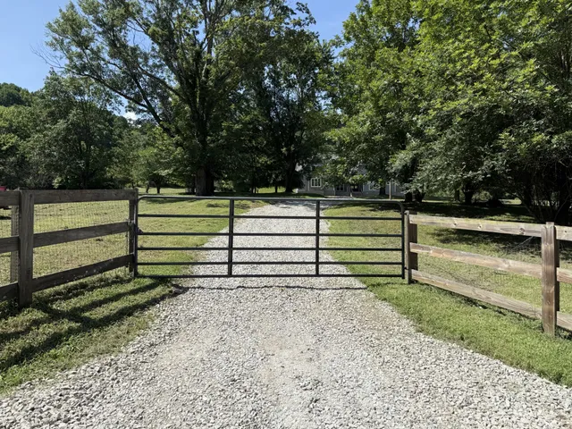 $749,900 | 2145 Honey Prong Road, Hartsville, TN 37074