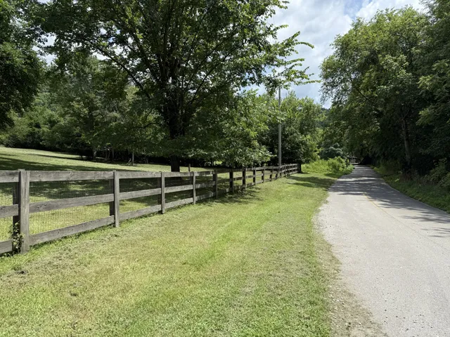 $749,900 | 2145 Honey Prong Road, Hartsville, TN 37074