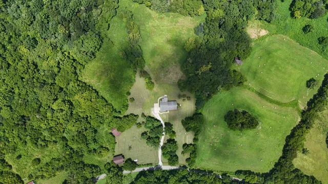 $749,900 | 2145 Honey Prong Road, Hartsville, TN 37074