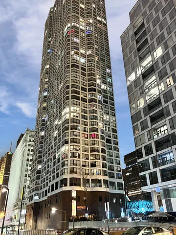 $1,195,000 | 405 North Wabash Avenue, Unit 4308, Chicago, IL 60611