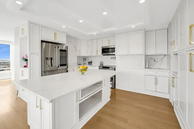 $1,195,000 | 405 North Wabash Avenue, Unit 4308, Chicago, IL 60611